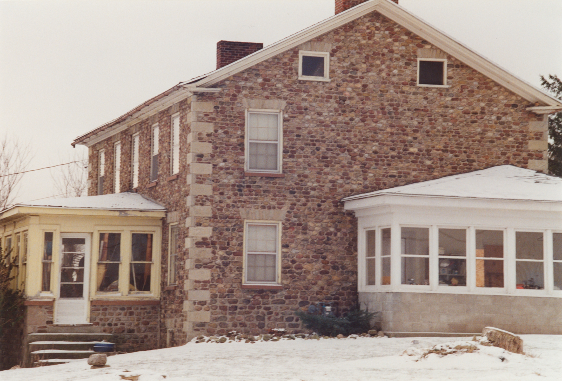 Hen-14 5015 East River Rd 1